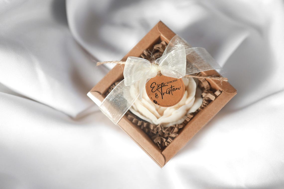 Mini bougie fleurs en forme de coeur personnalisable