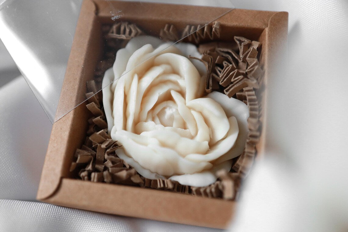 Mini bougie fleurs en forme de coeur personnalisable