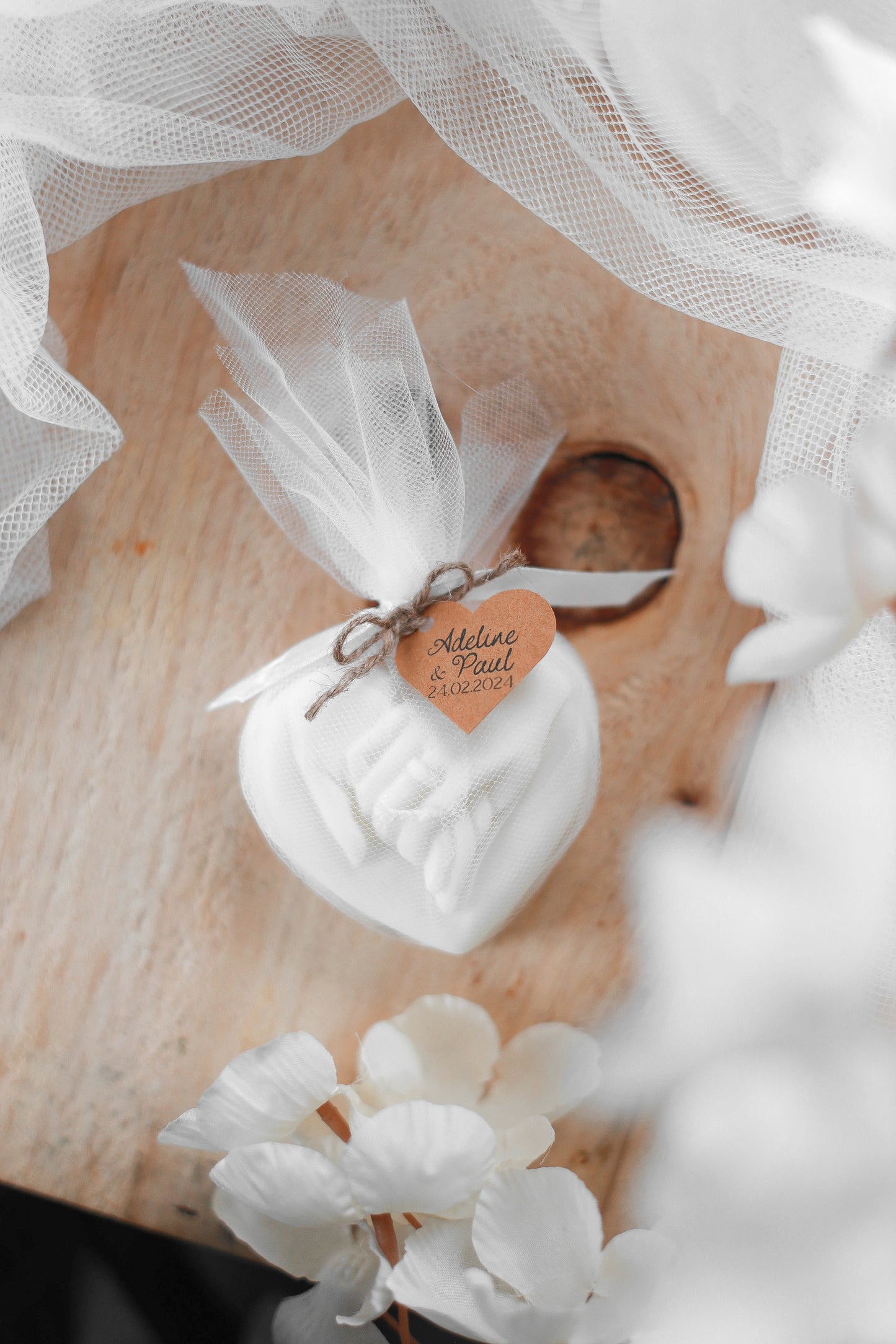 Mini bougie coeur mains avec alliance personnalisable
