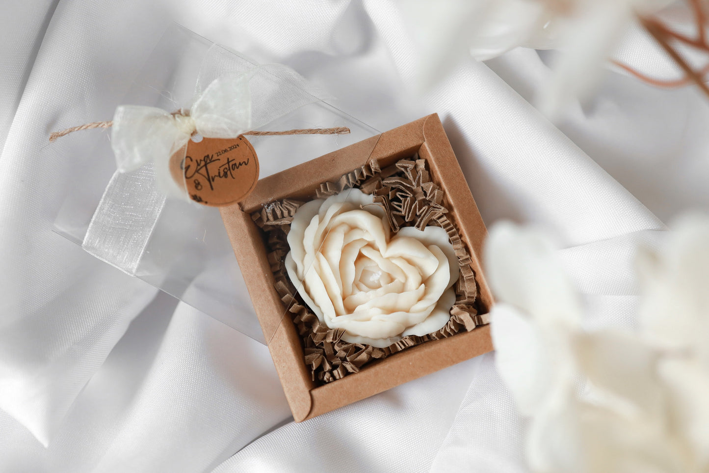 Mini bougie fleurs en forme de coeur personnalisable